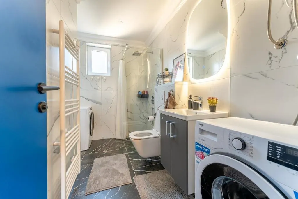 City Center Apartment Near the Cathedral - Giulia image 2